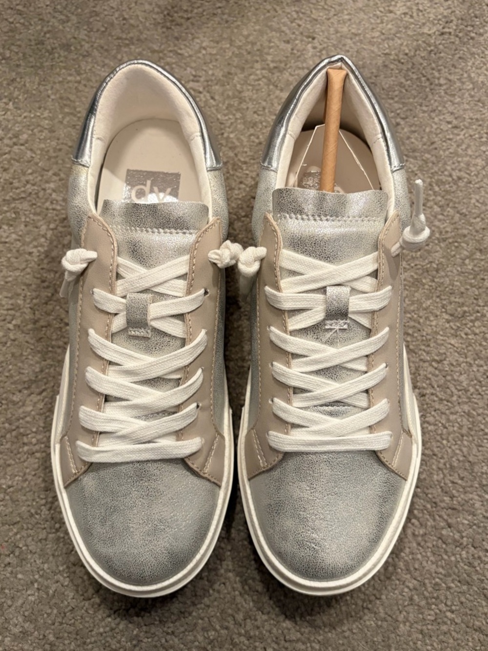 DV Dolce Vita Helix Silver Metallic Sneakers Womens Size 7 NWT